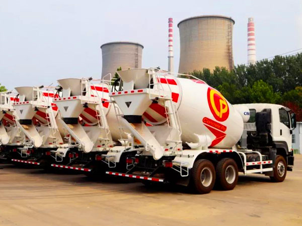 攪拌車(chē)銷(xiāo)售一手播報(bào)：又一批凌宇攪拌車(chē)揚(yáng)帆海外！